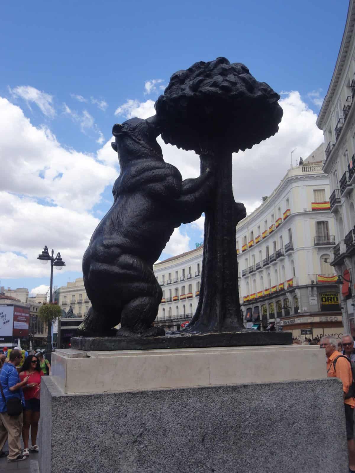 statue 022