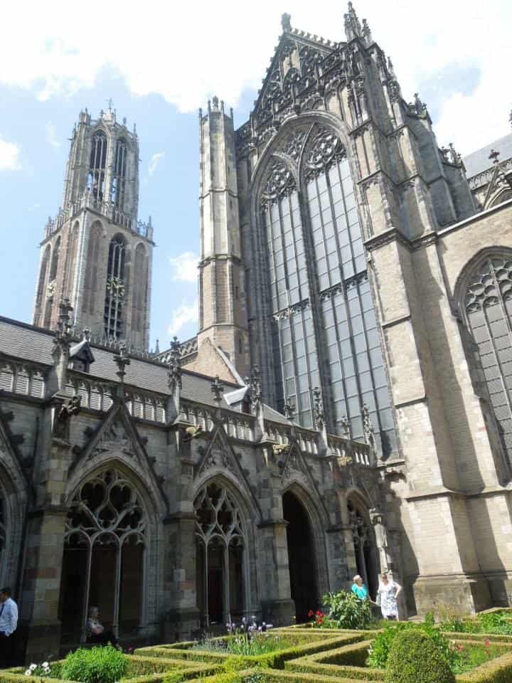 Welcome to Amsterdam! I'm Riana and I'll Be Your Tour Guide 10 10356155 10152150456163932 8024008820288596267 n