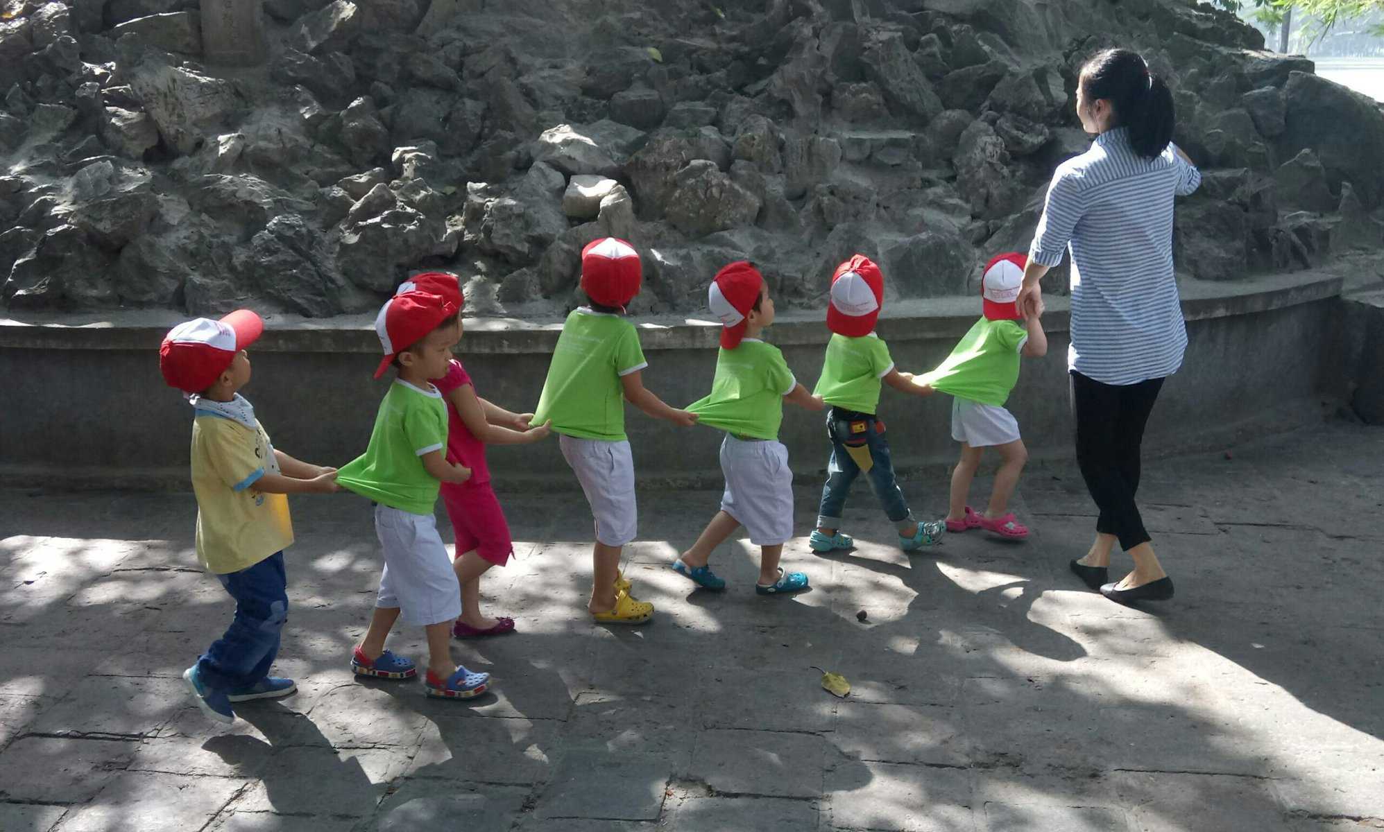 The Best Things to Do in Hanoi, Vietnam 7 Young students on a field trip in Hanoi, Vietnam