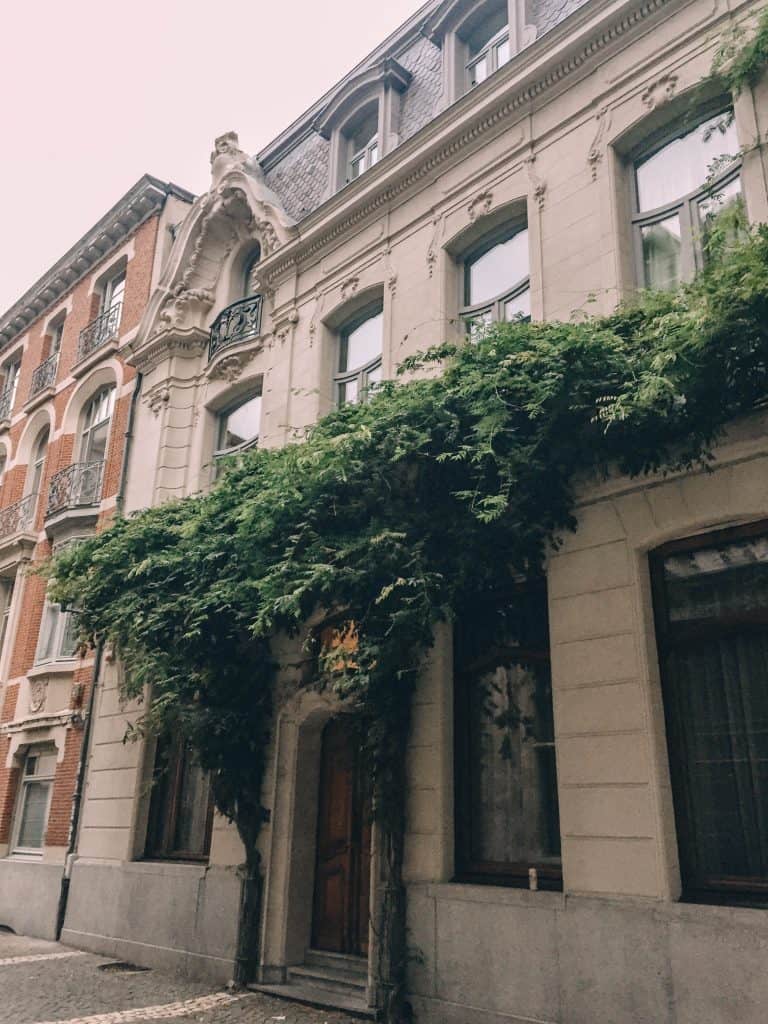 35 Photos that Will Convince You to Visit Antwerp 10 Antwerp storefront