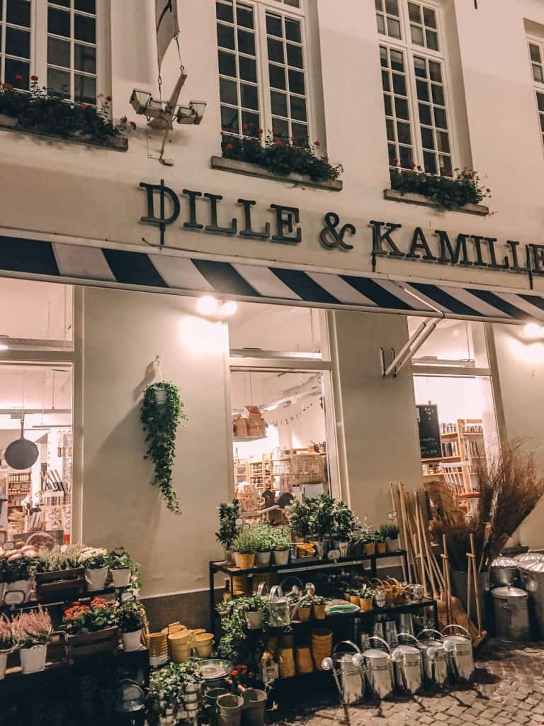 35 Photos that Will Convince You to Visit Antwerp 25 Antwerp storefront