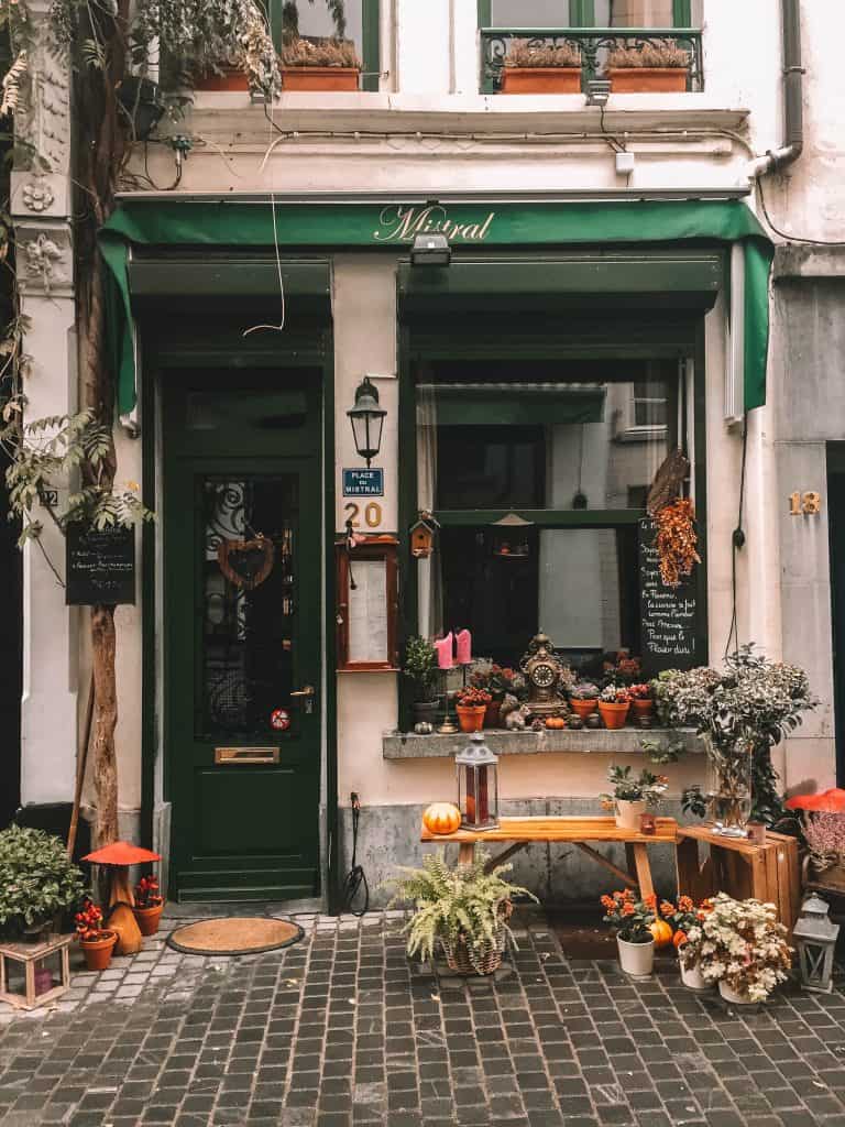 35 Photos that Will Convince You to Visit Antwerp 32 Antwerp storefront
