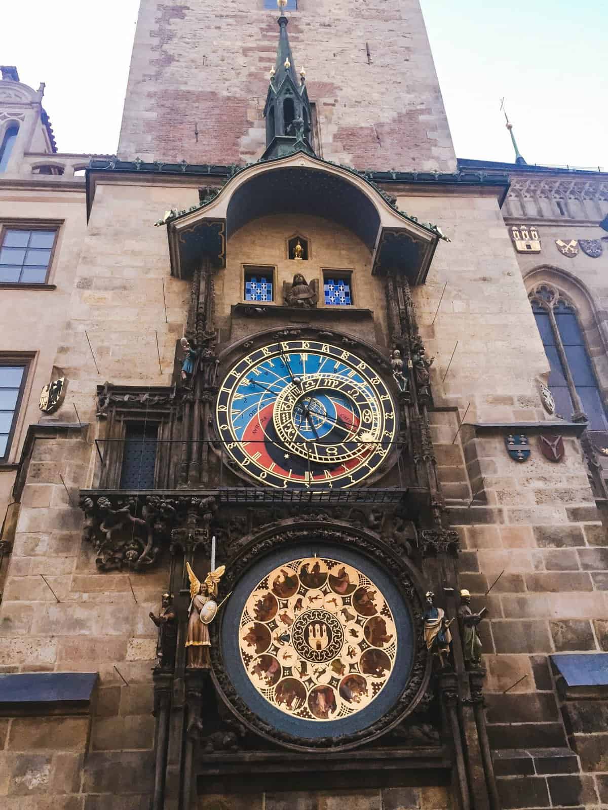 Expat Life: Settling into Our 1st Week Living in Prague 11 Prague's famous Astronomical Clock