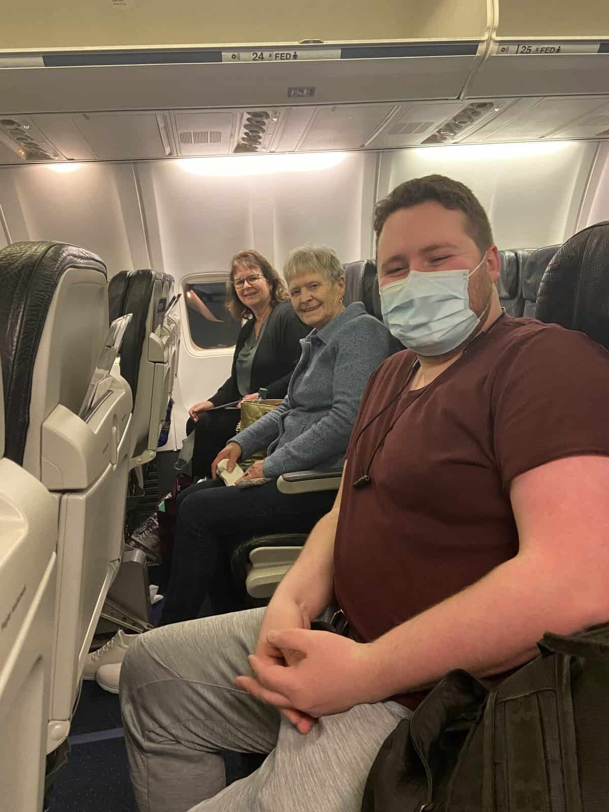Should You Travel Internationally During COVID? Visiting Hawaii in 2022 6 flying to hawaii during covid 19