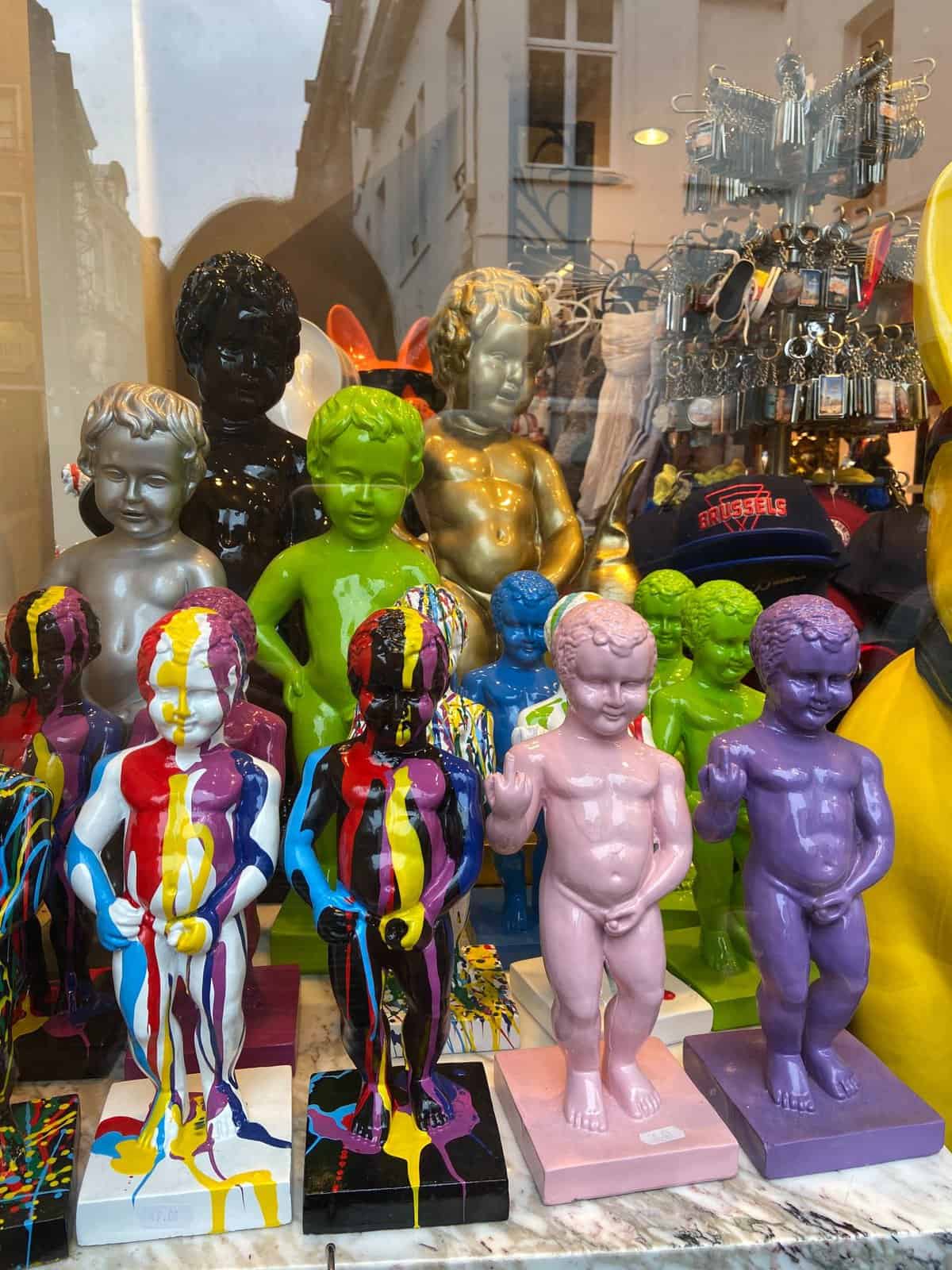 manneken pis statues in brussels