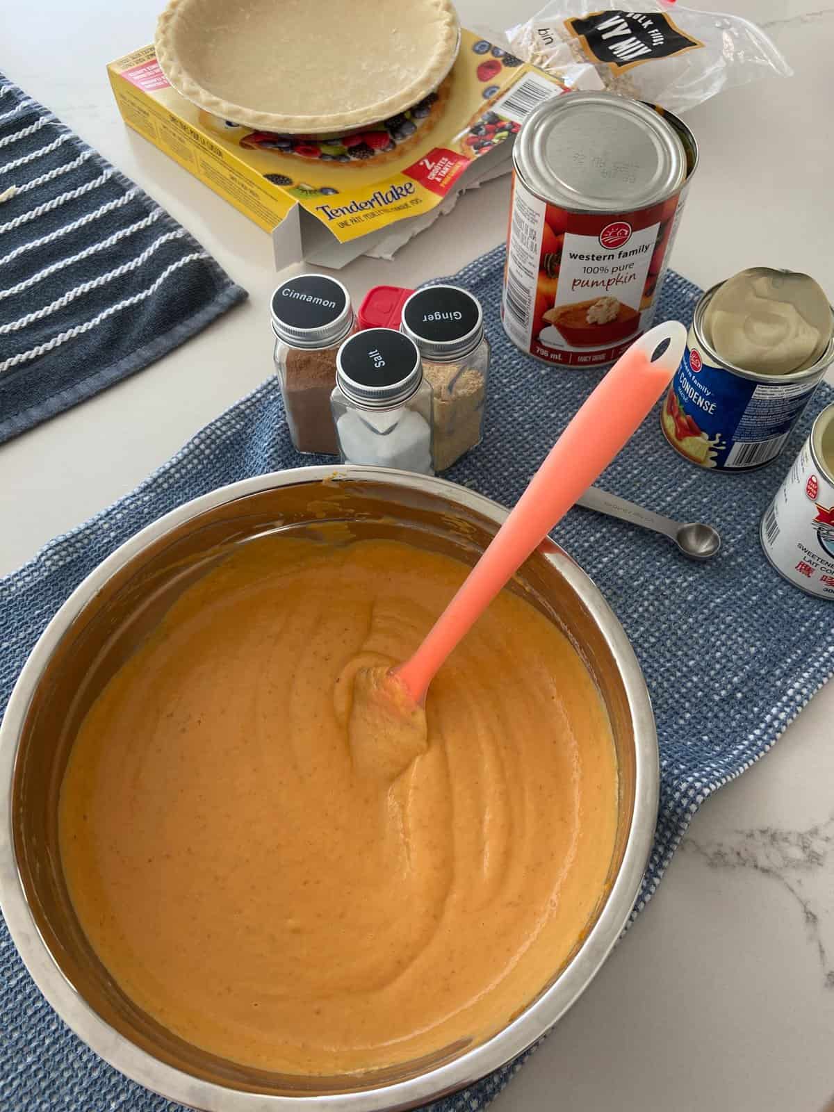 baking pumpkin pies