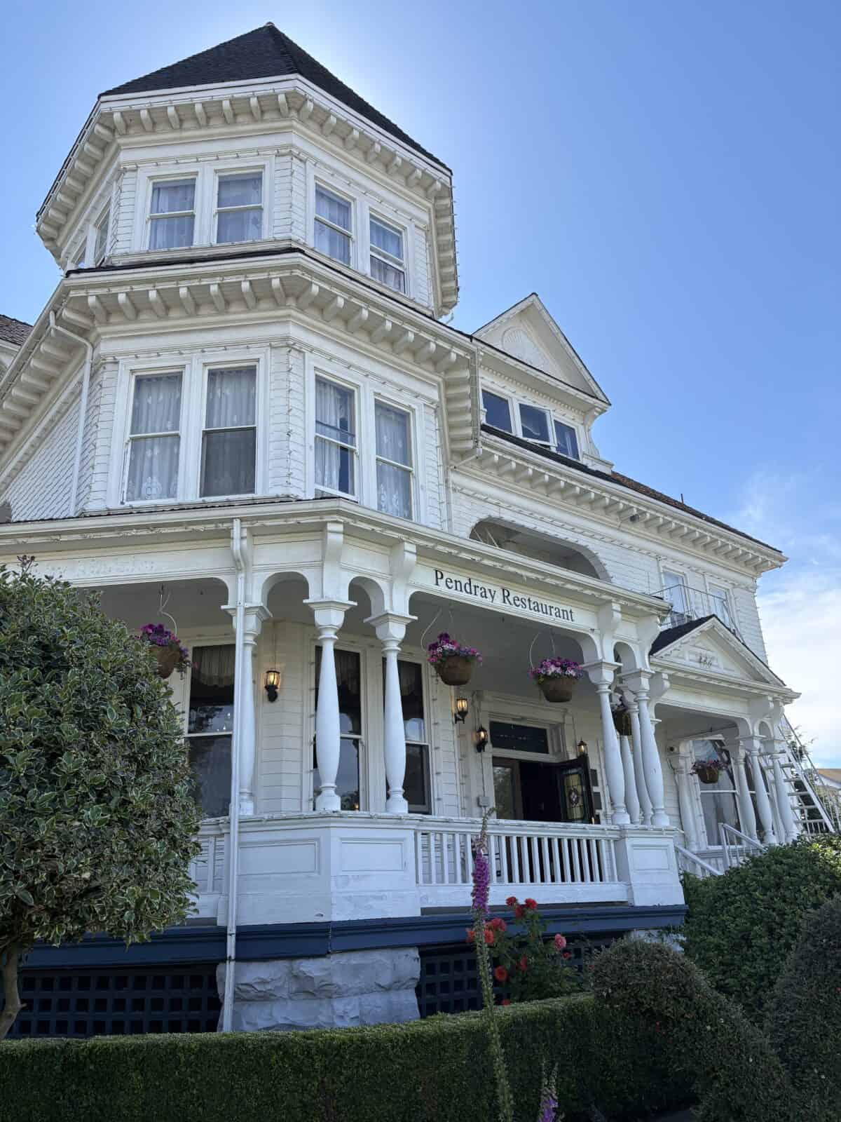 Pendray Tea House Review: Afternoon Tea in Victoria, BC 4 Exterior of Pendray Restaurant or Pendray Inn and Tea House in Victoria BC, a restored historic mansion
