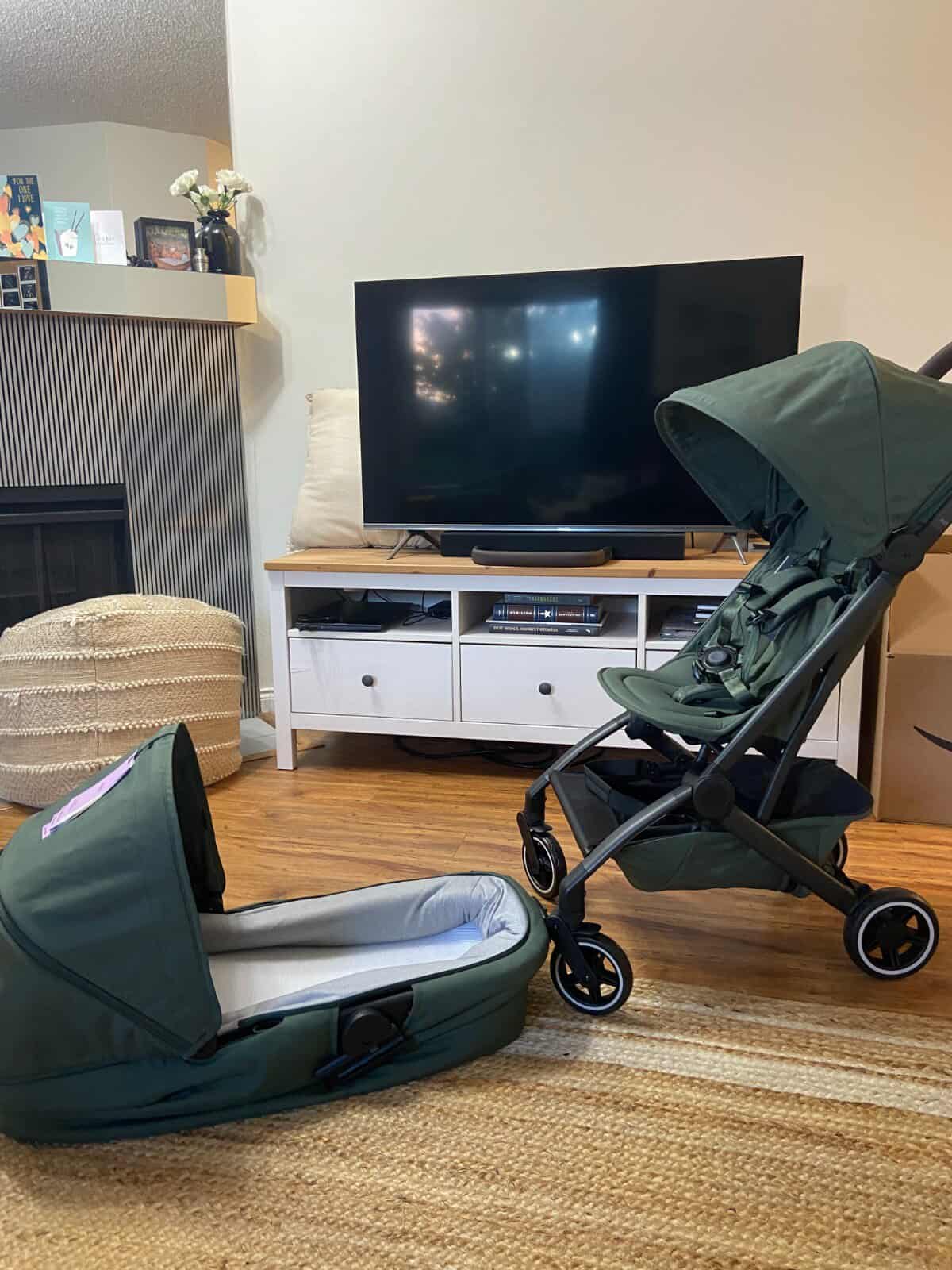 Joolz Aer Review: Is This the Best Travel Stroller? 14 Unboxing our Joolz Aer+ travel stroller and newborn cot attachment